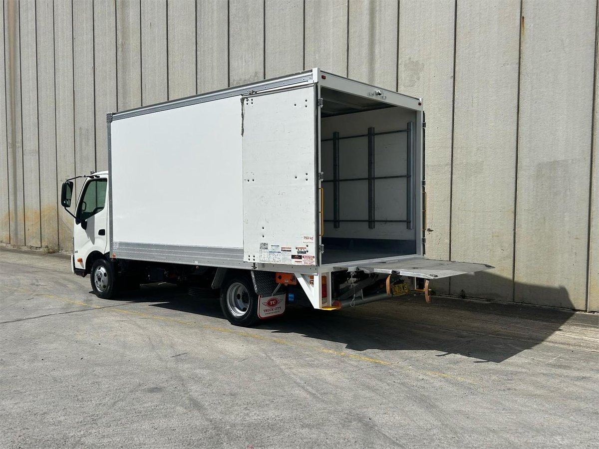 2021 Hino 300 Series 616 image 5