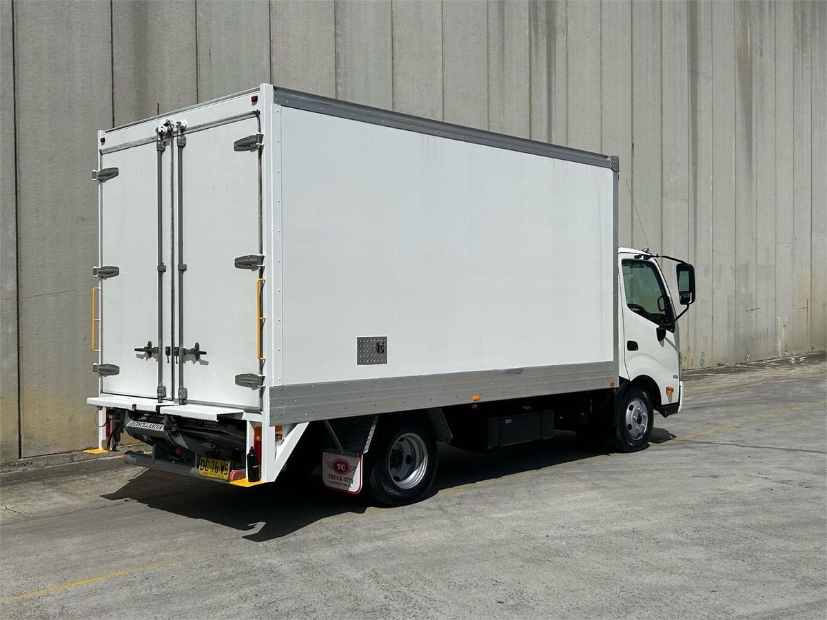 2021 Hino 300 Series 616 image 9