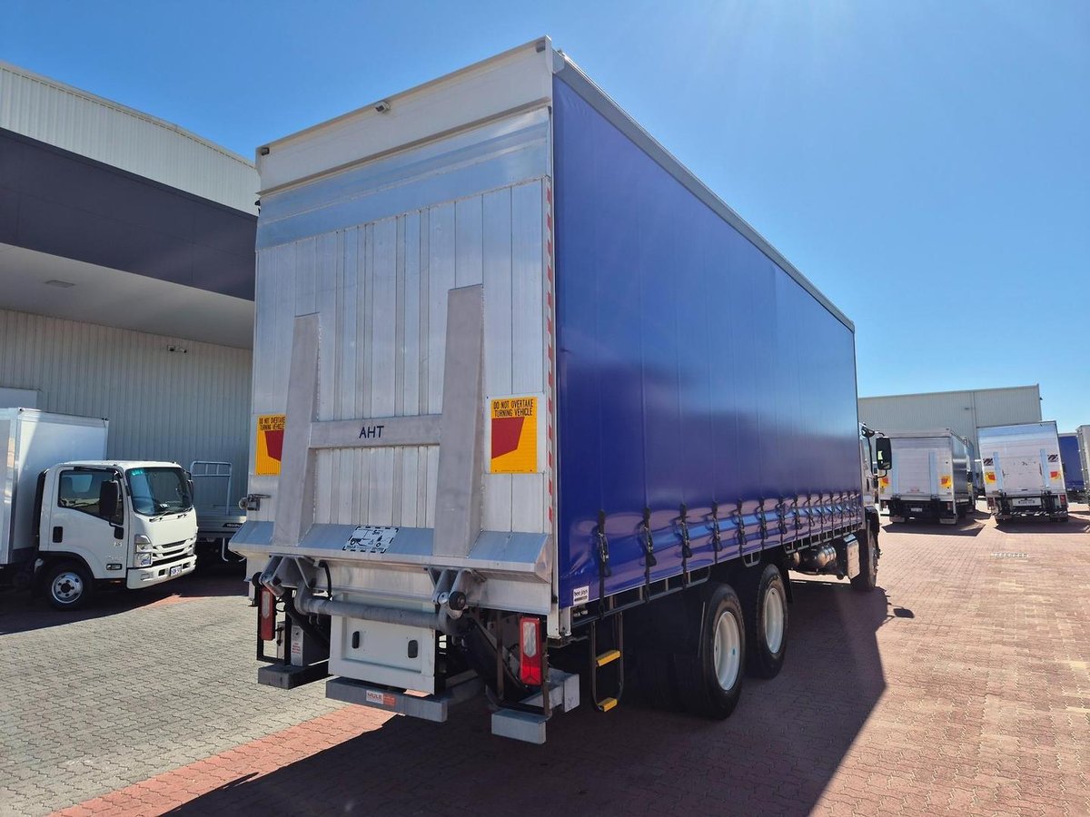 2025 Isuzu Fvl 240-300 (My25)Auto 14 Pallet Taut/Lift image 20