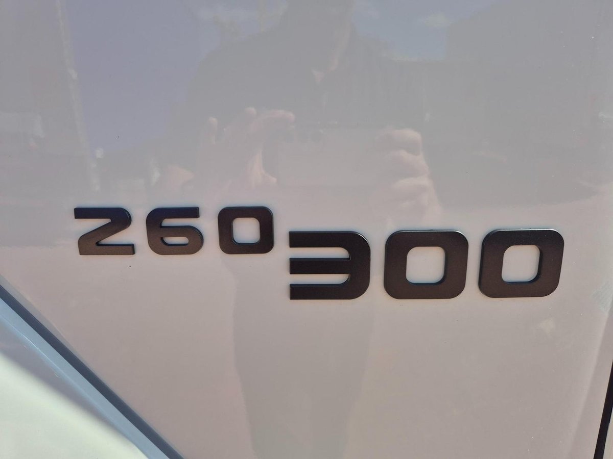 2025 Isuzu Fvl 240-300 (My25)Auto 14 Pallet Taut/Lift image 6