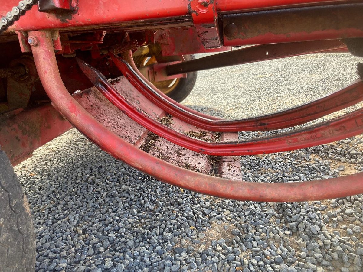 New Holland 317 Rectangular Baler image 11