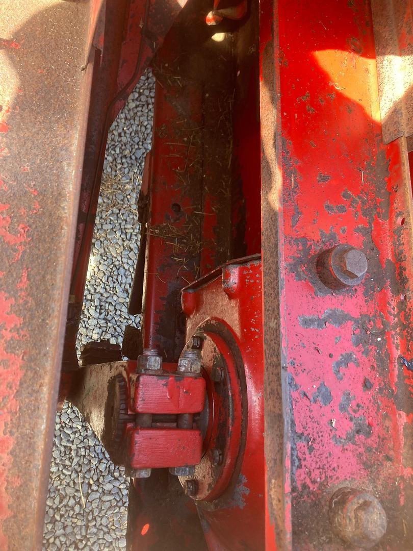 New Holland 317 Rectangular Baler image 12