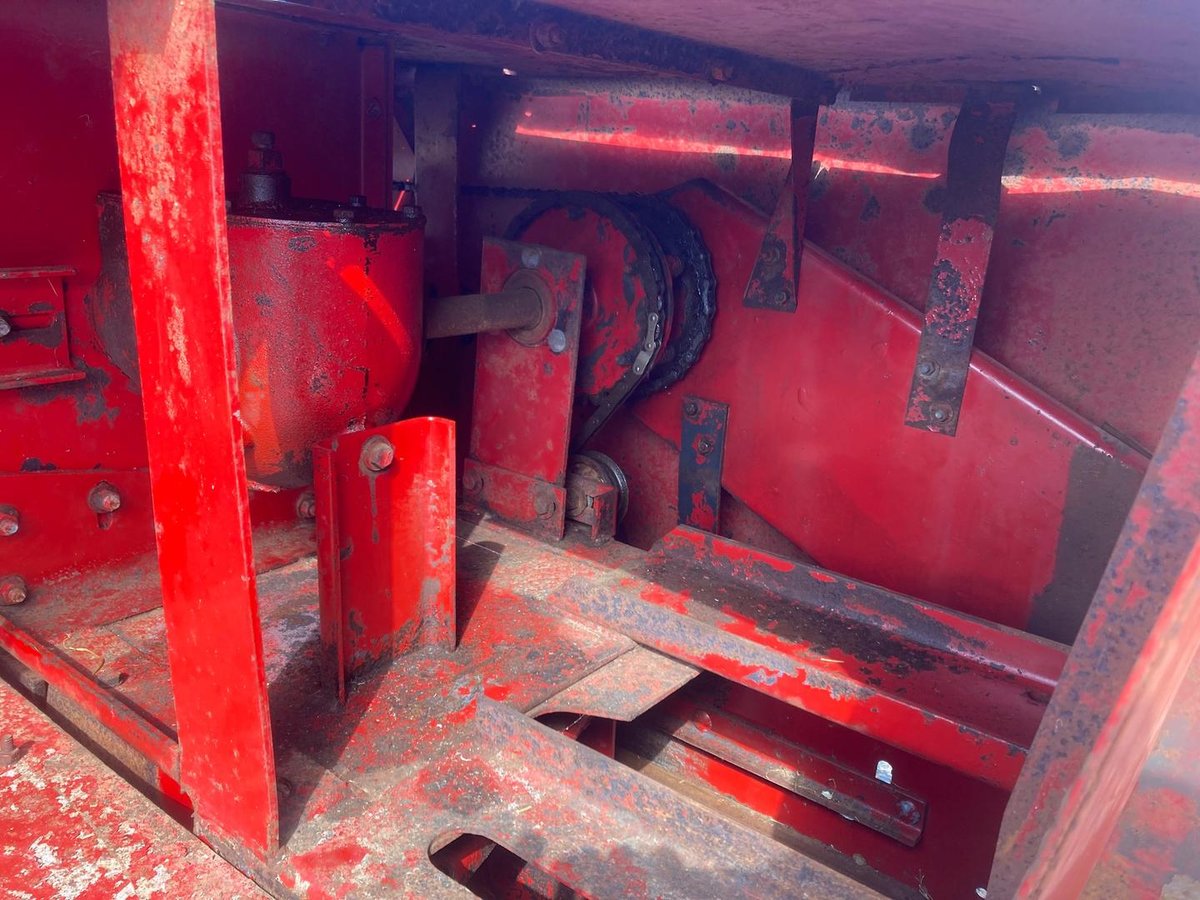 New Holland 317 Rectangular Baler image 14