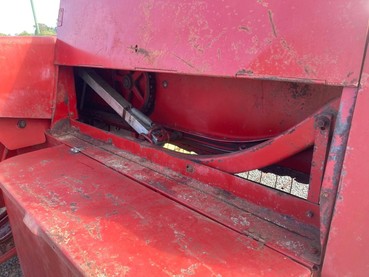 New Holland 317 Rectangular Baler image 10