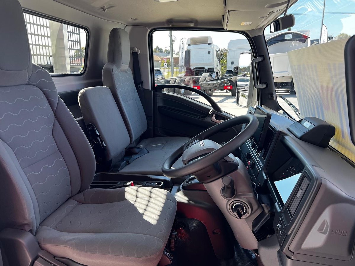 2026 Isuzu N Series Npr 45/65-175 Dt D34 Tradepack image 31