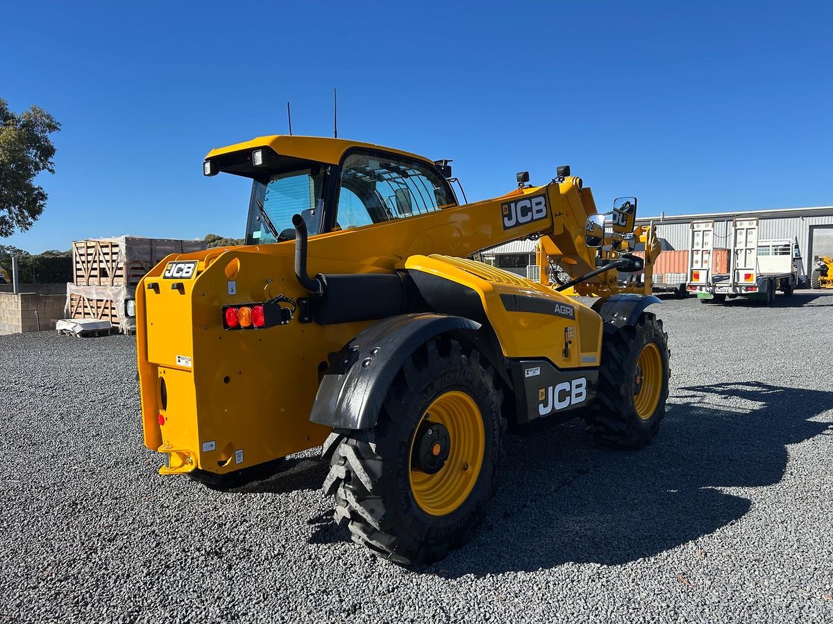 2023 JCB 532-70 Agri Farm Special image 7