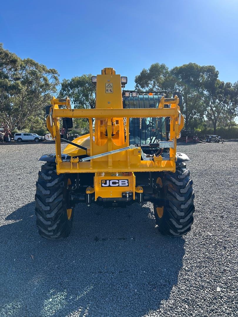 2023 JCB 532-70 Agri Farm Special image 8