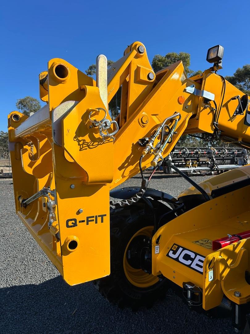 2023 JCB 532-70 Agri Farm Special image 9