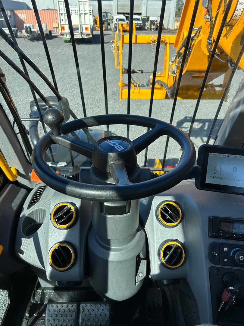 2023 JCB 532-70 Agri Farm Special image 10