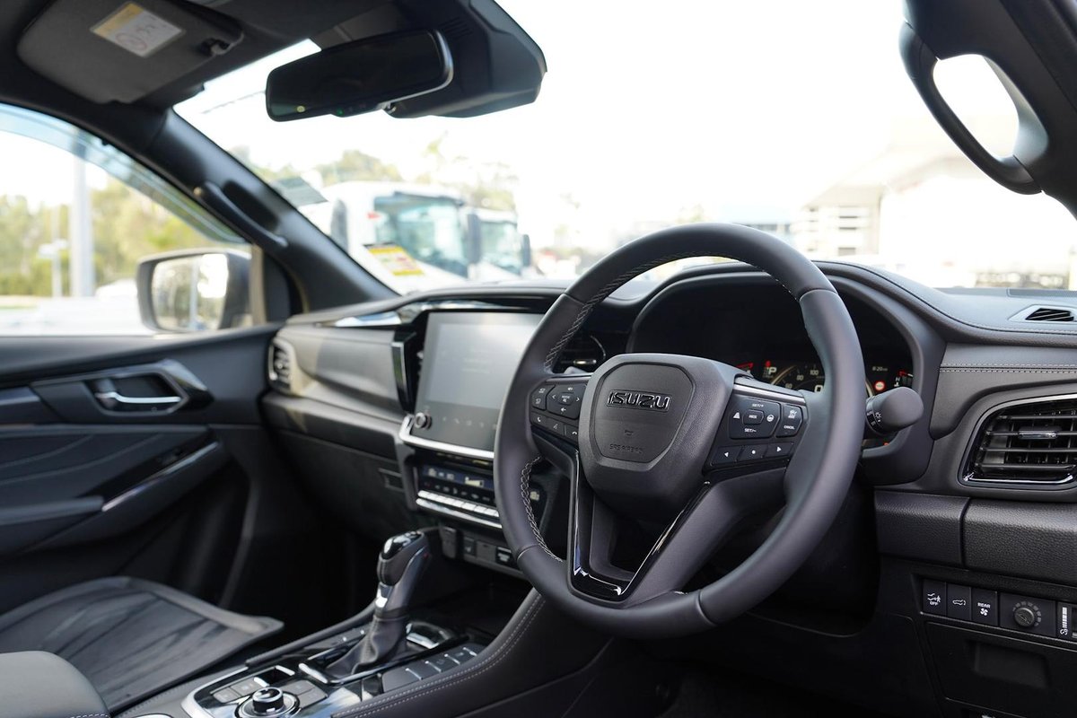 2025 Isuzu MU-X LS-T MY25.5 4X4 Dual Range image 13