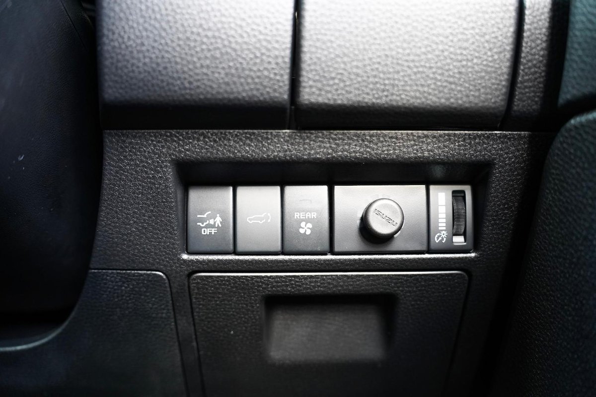 2025 Isuzu MU-X LS-T MY25.5 4X4 Dual Range image 20