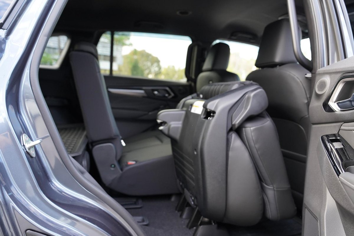 2025 Isuzu MU-X LS-T MY25.5 4X4 Dual Range image 28
