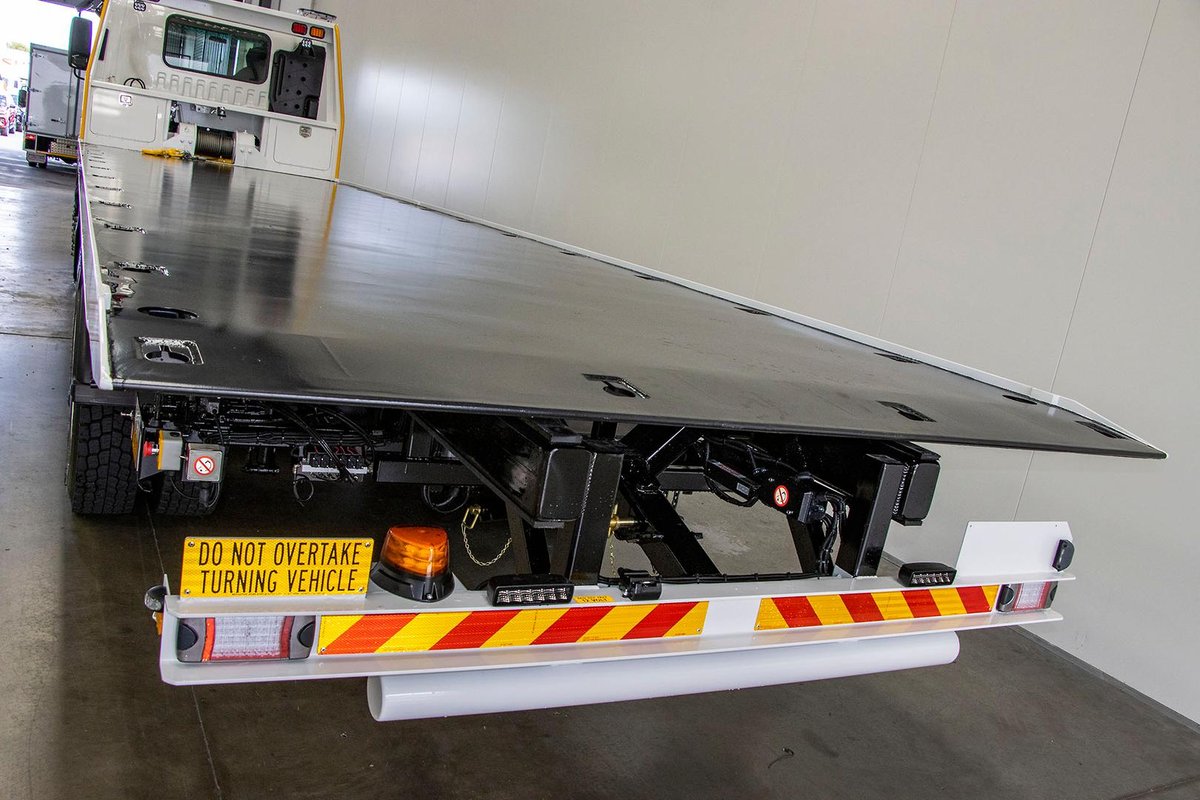 2025 Isuzu F Series FYJ 320-355 AT R67 image 22