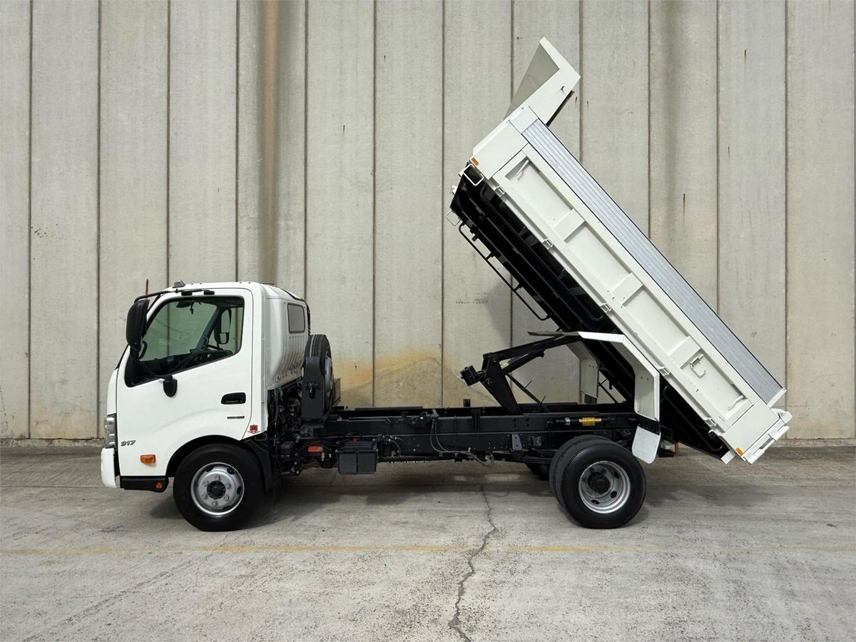 2023 Hino 300 Series 921 image 2