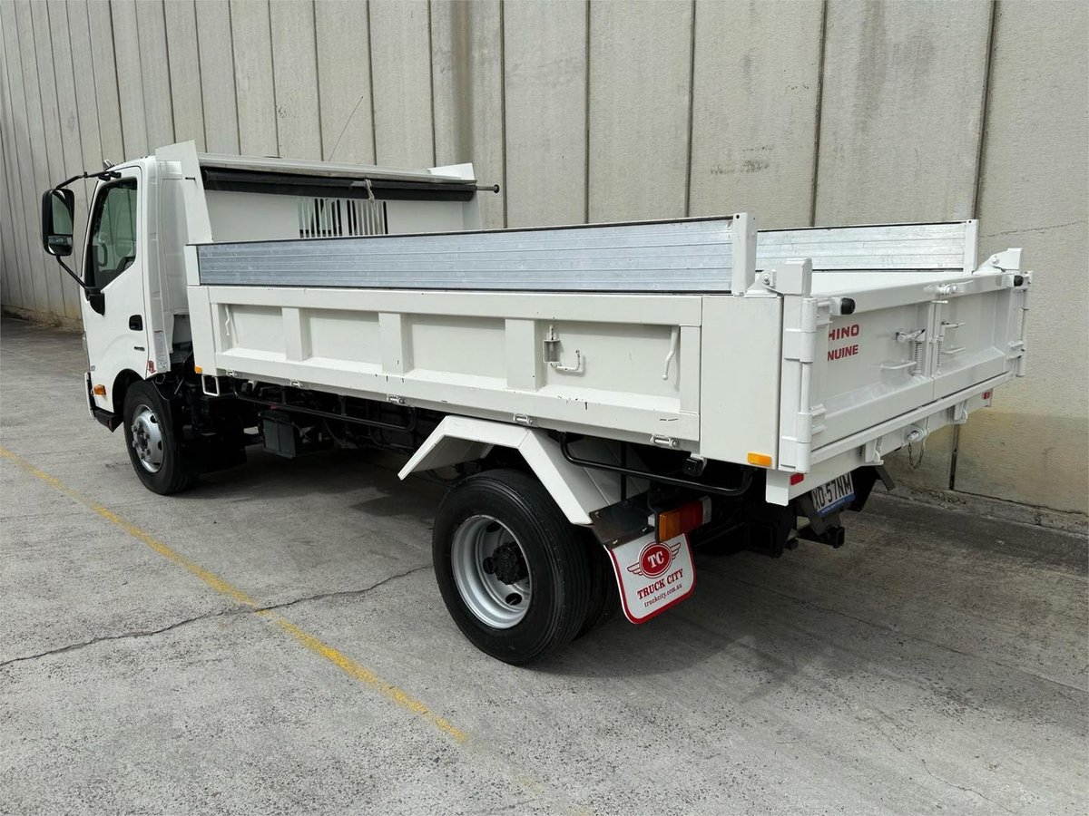 2023 Hino 300 Series 921 image 3