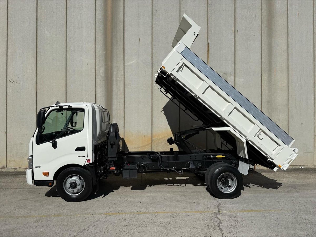 2023 Hino 300 Series 921 image 2