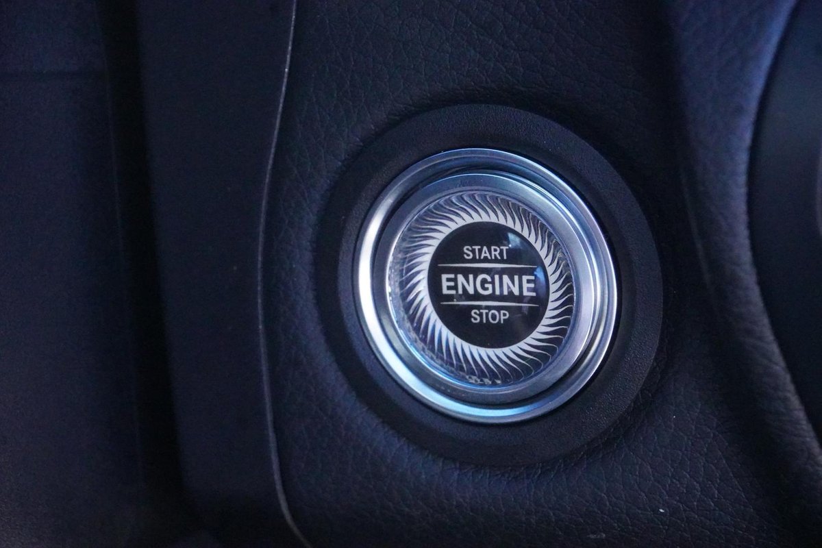 2020 Mercedes-Benz C-Class image 18
