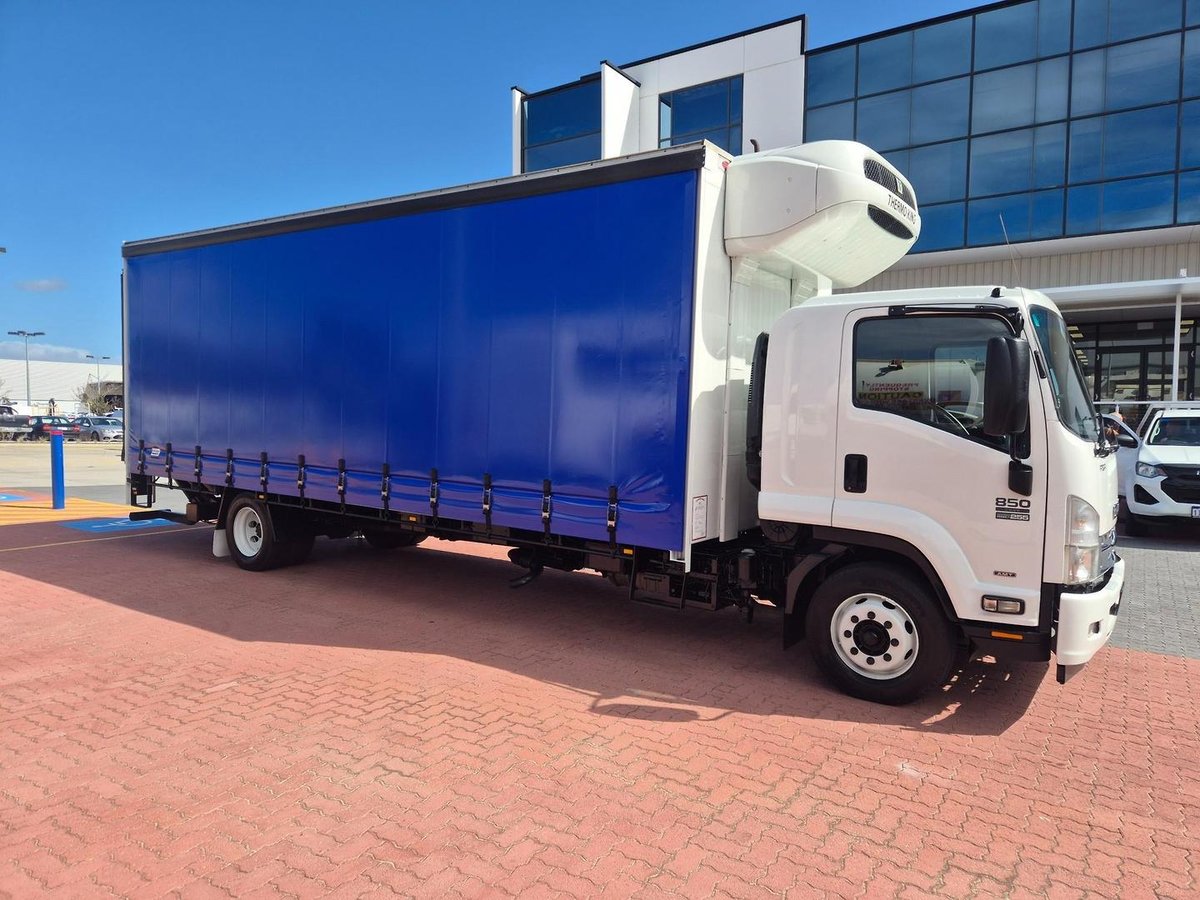 2015 Isuzu Fsd850 12 Plt Refrigerated Taut/Lift image 13