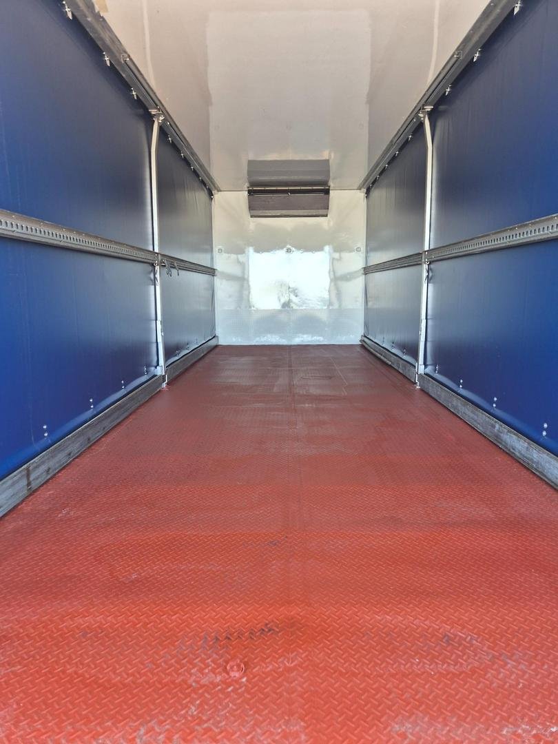 2015 Isuzu Fsd850 12 Plt Refrigerated Taut/Lift image 16
