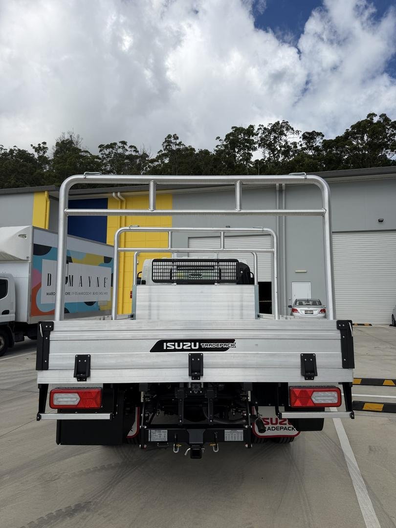 2026 Isuzu N Series NPR 45/65-175 MT D28 Tradepack image 6