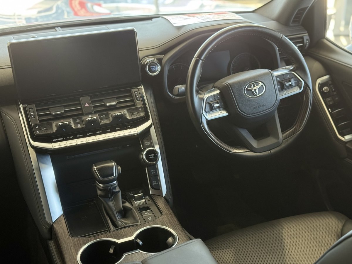 2024 Toyota Landcruiser VX FJA300R 4X4 Dual Range image 10