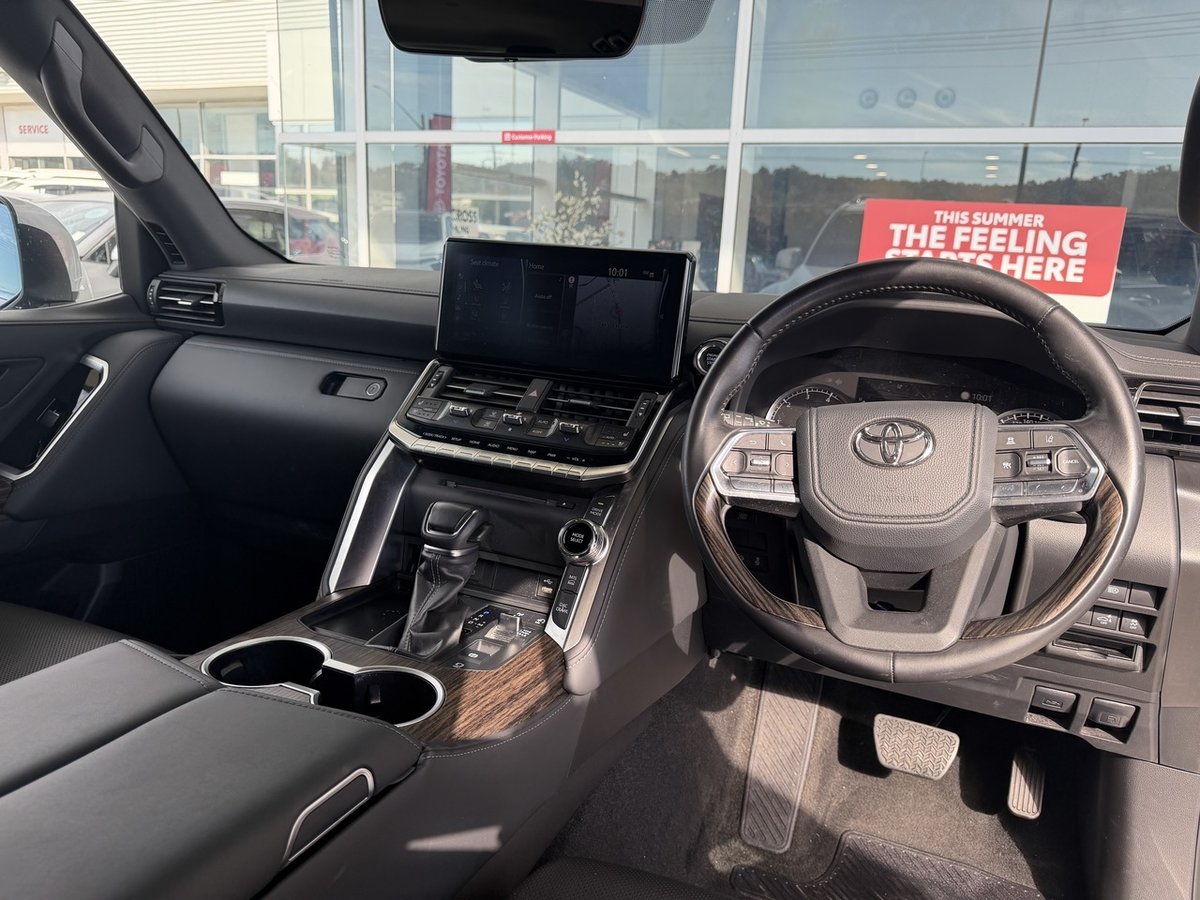 2024 Toyota Landcruiser VX FJA300R 4X4 Dual Range image 16