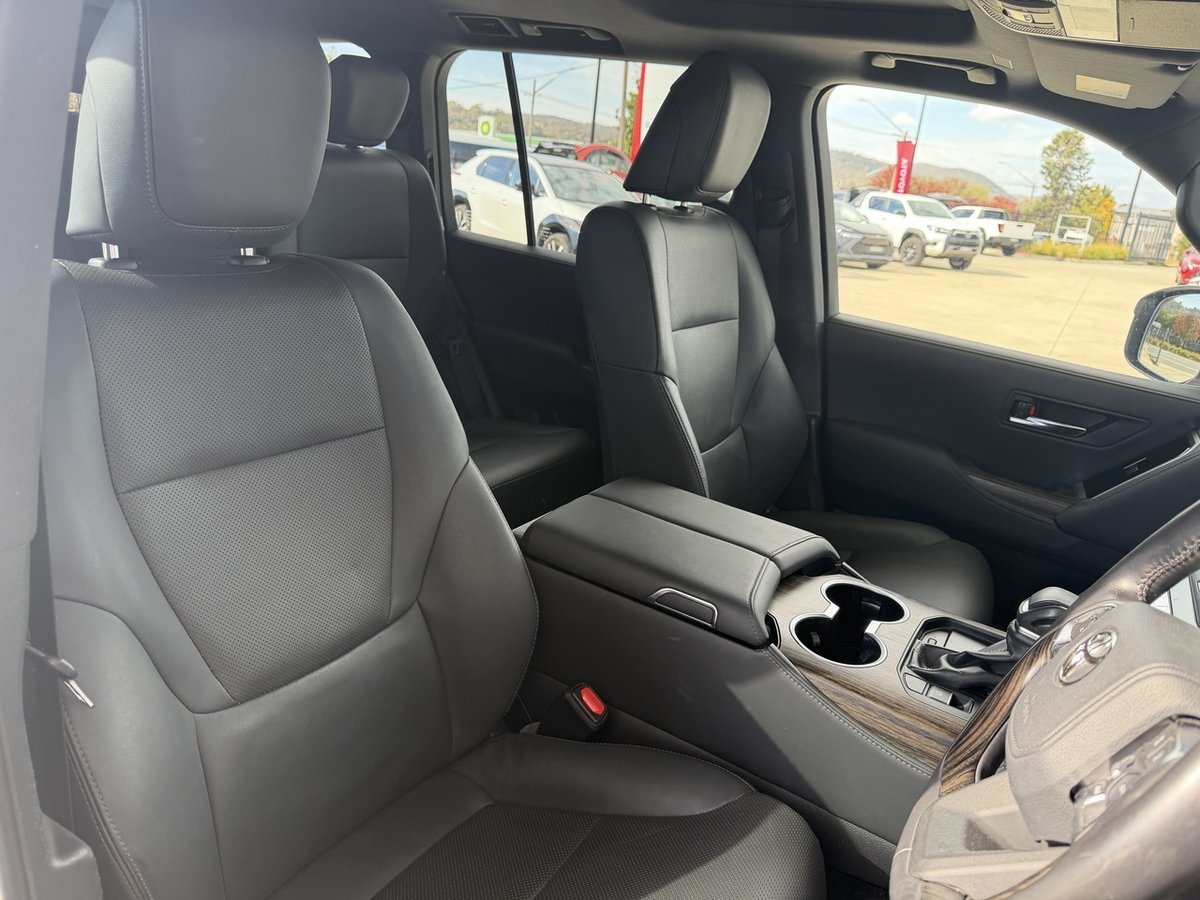 2024 Toyota Landcruiser VX FJA300R 4X4 Dual Range image 17