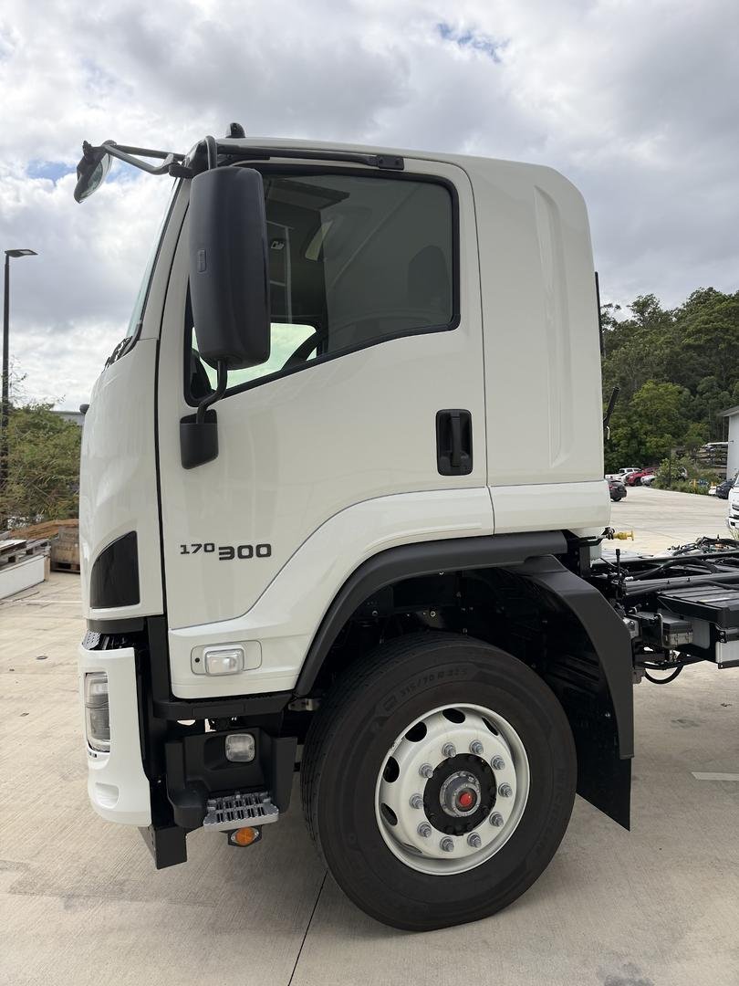 2026 Isuzu F Series image 18