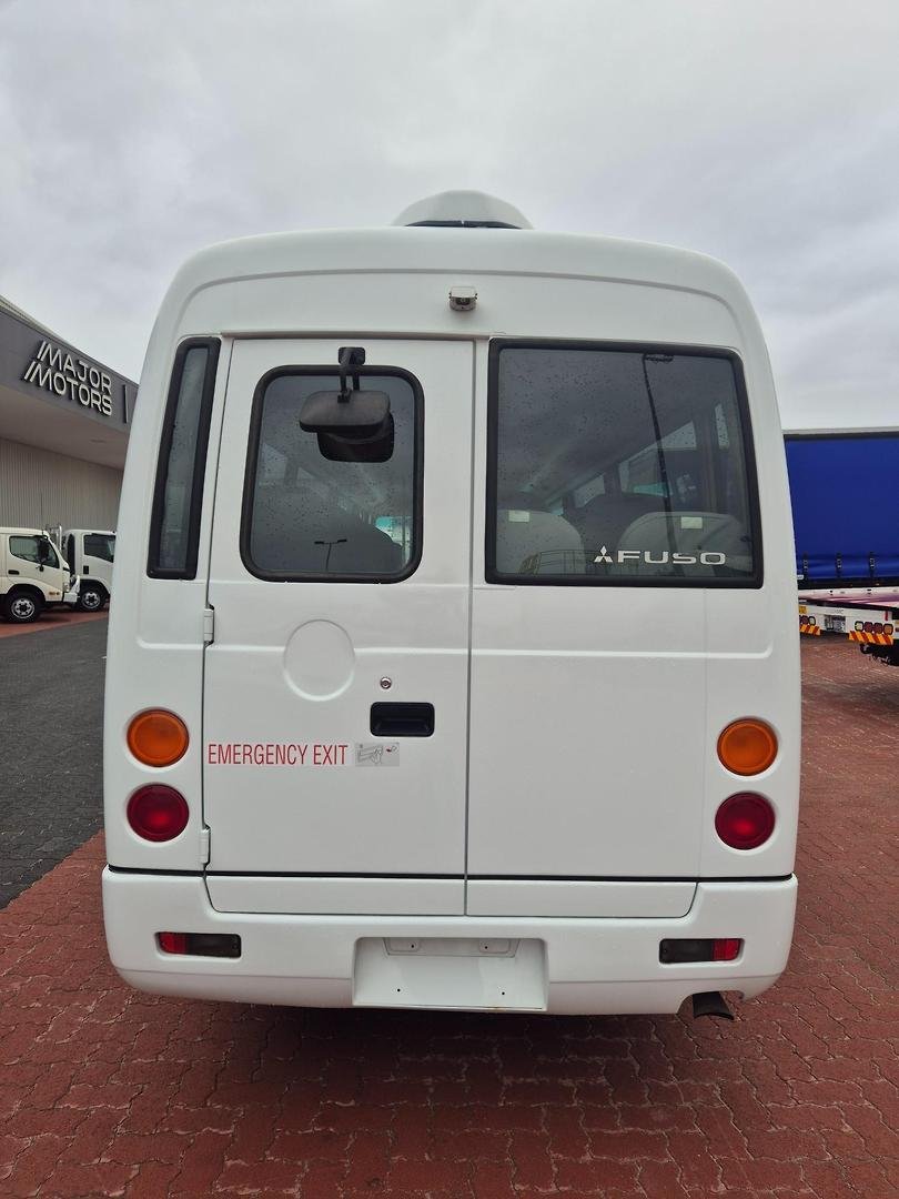 2015 Fuso Rosa 25 Seat Auto Deluxe Bus image 5