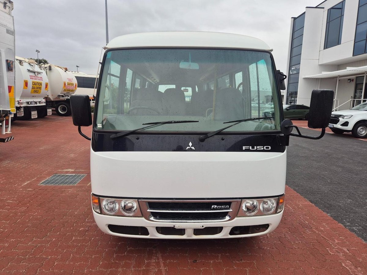 2015 Fuso Rosa 25 Seat Auto Deluxe Bus image 14