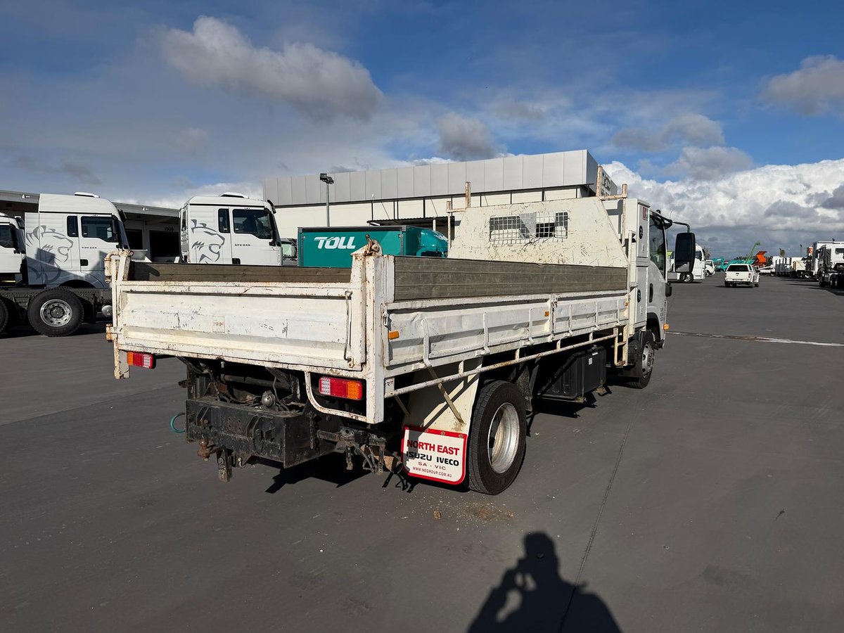 2008 Isuzu N Series NPR 400 image 6