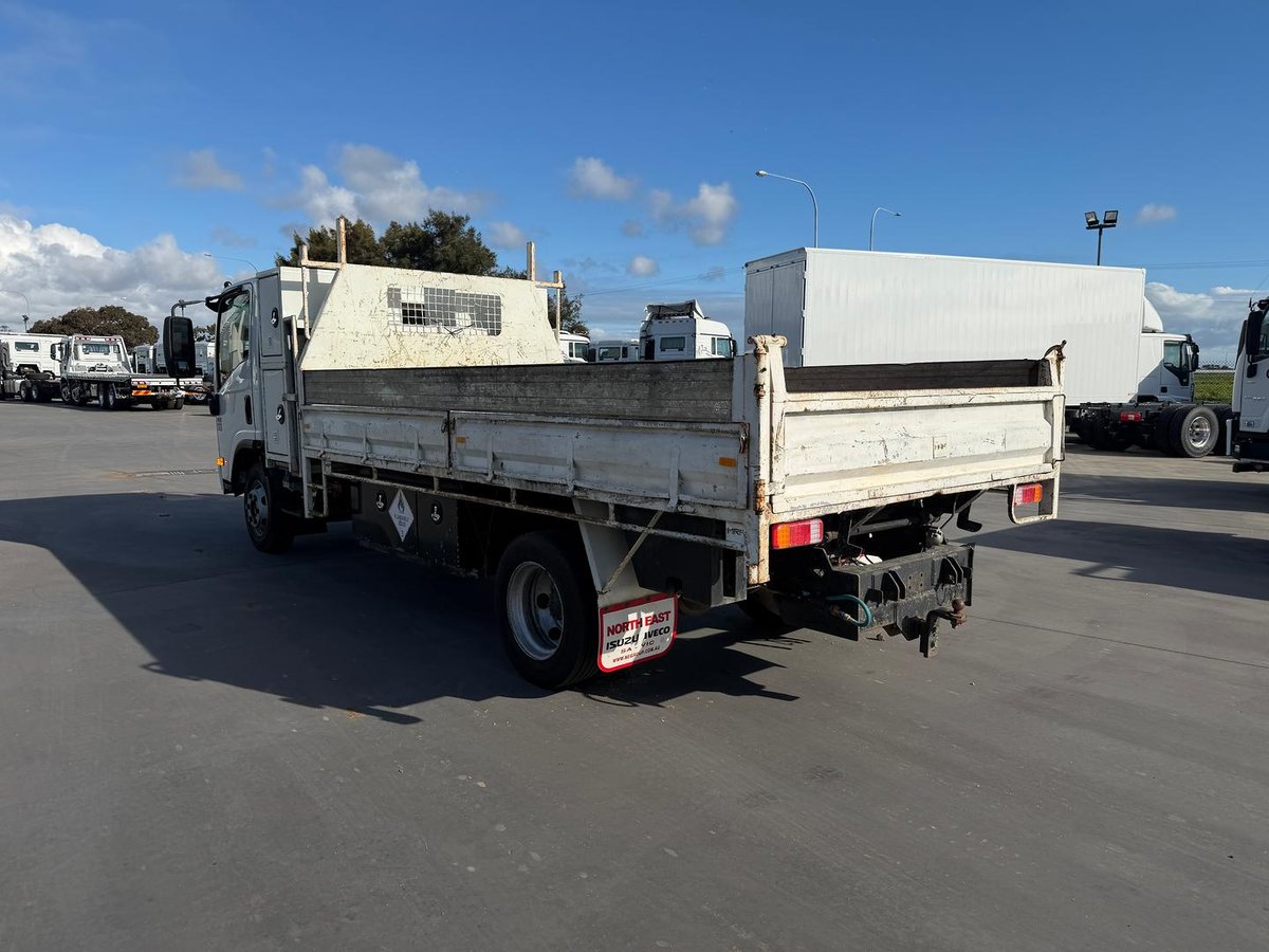 2008 Isuzu N Series NPR 400 image 6