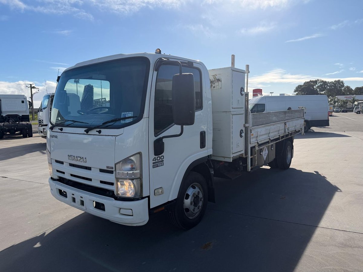 2008 Isuzu N Series NPR 400 image 3