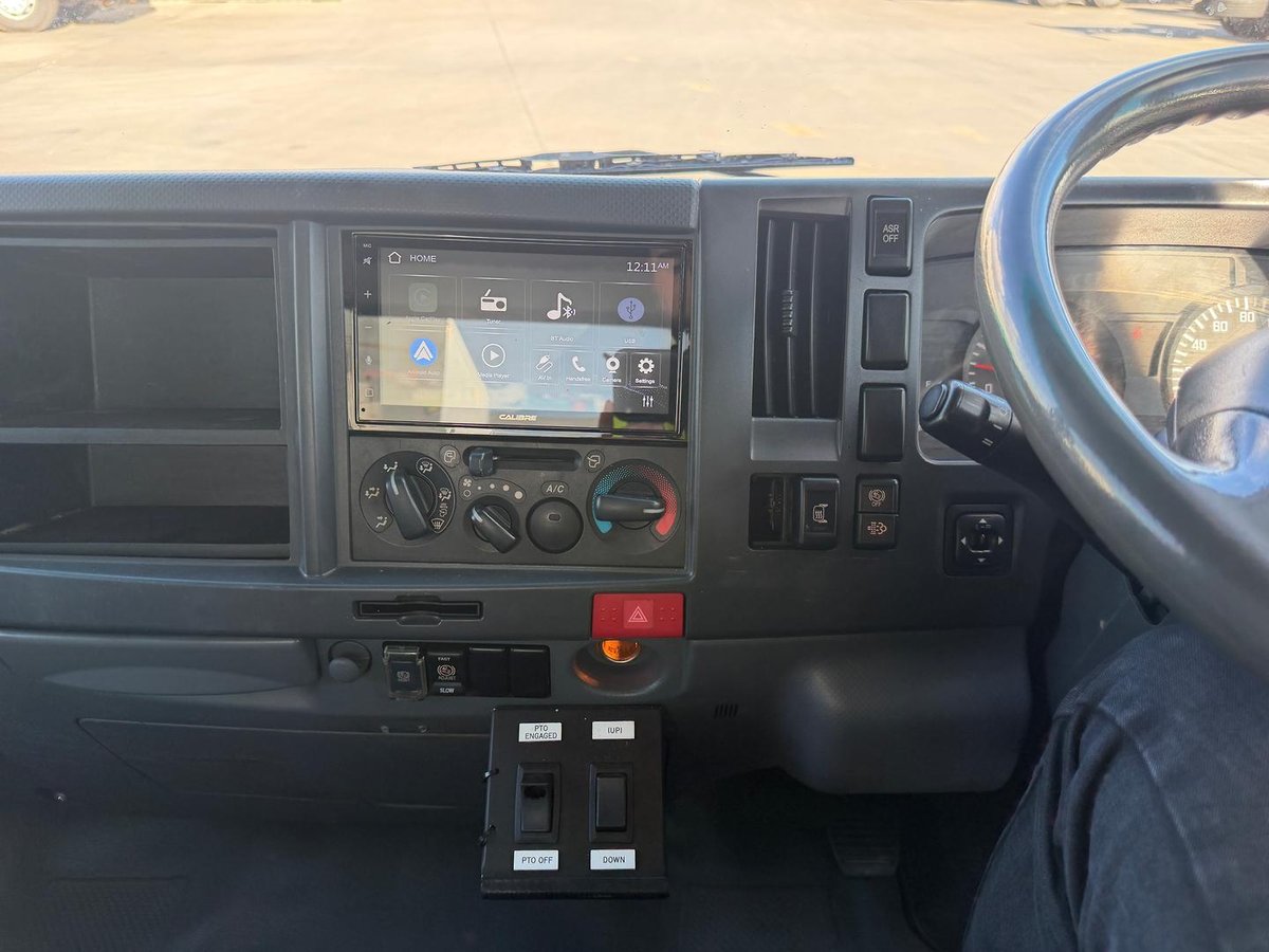 2008 Isuzu N Series NPR 400 image 24