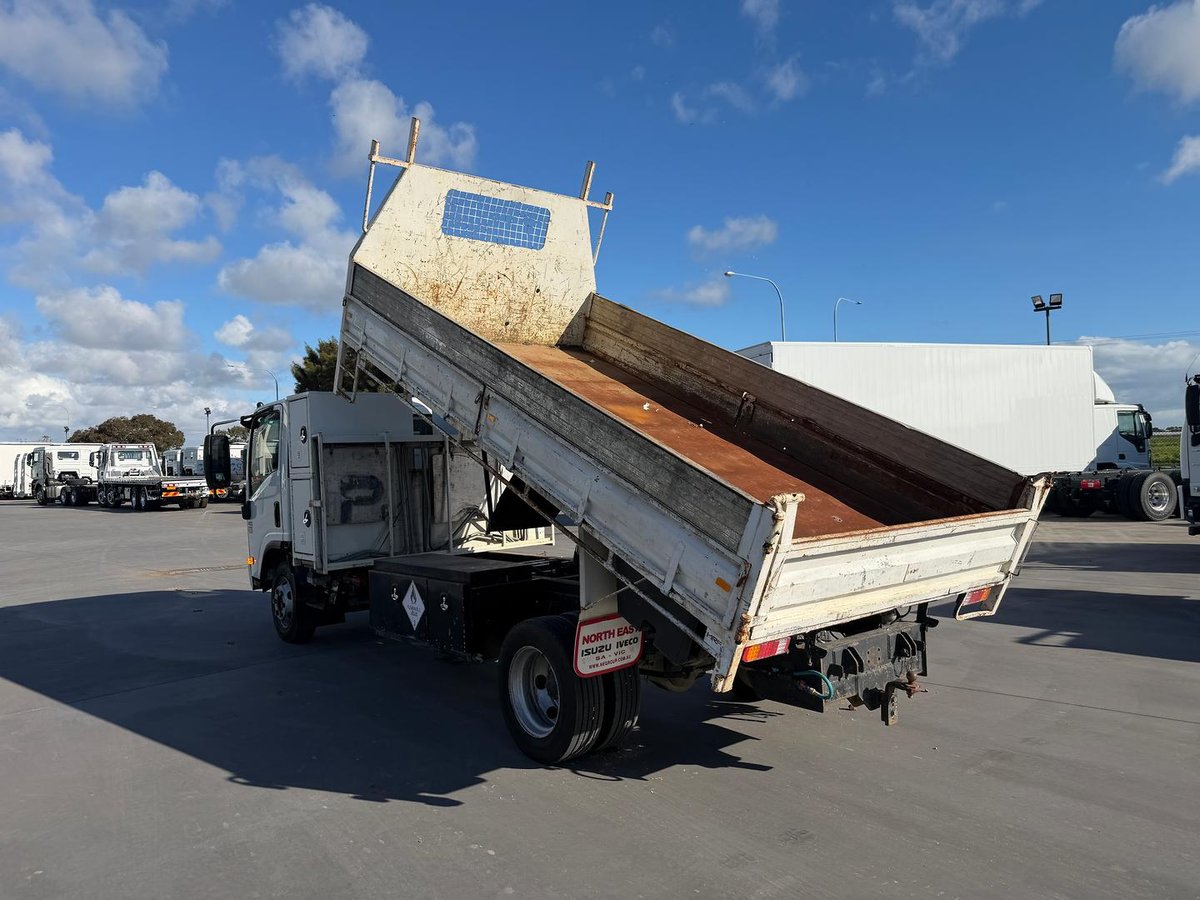2008 Isuzu N Series NPR 400 image 15