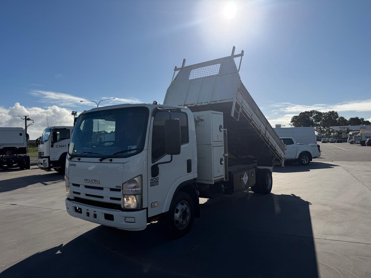 2008 Isuzu N Series NPR 400 image 17