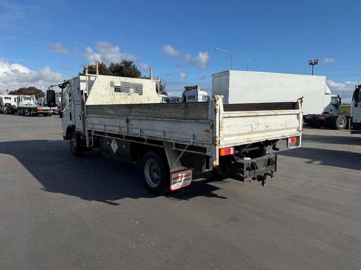 2008 Isuzu N Series NPR 400 image 5