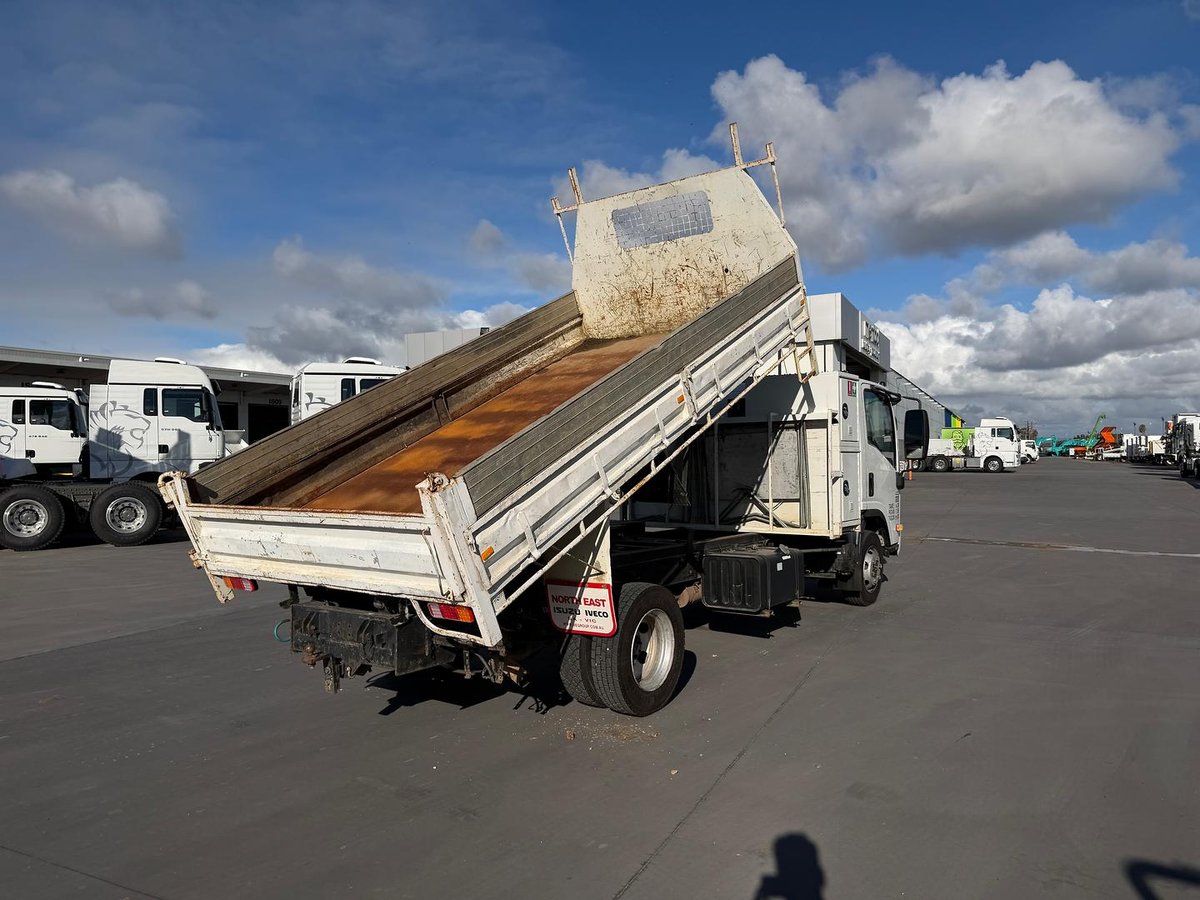 2008 Isuzu N Series NPR 400 image 13