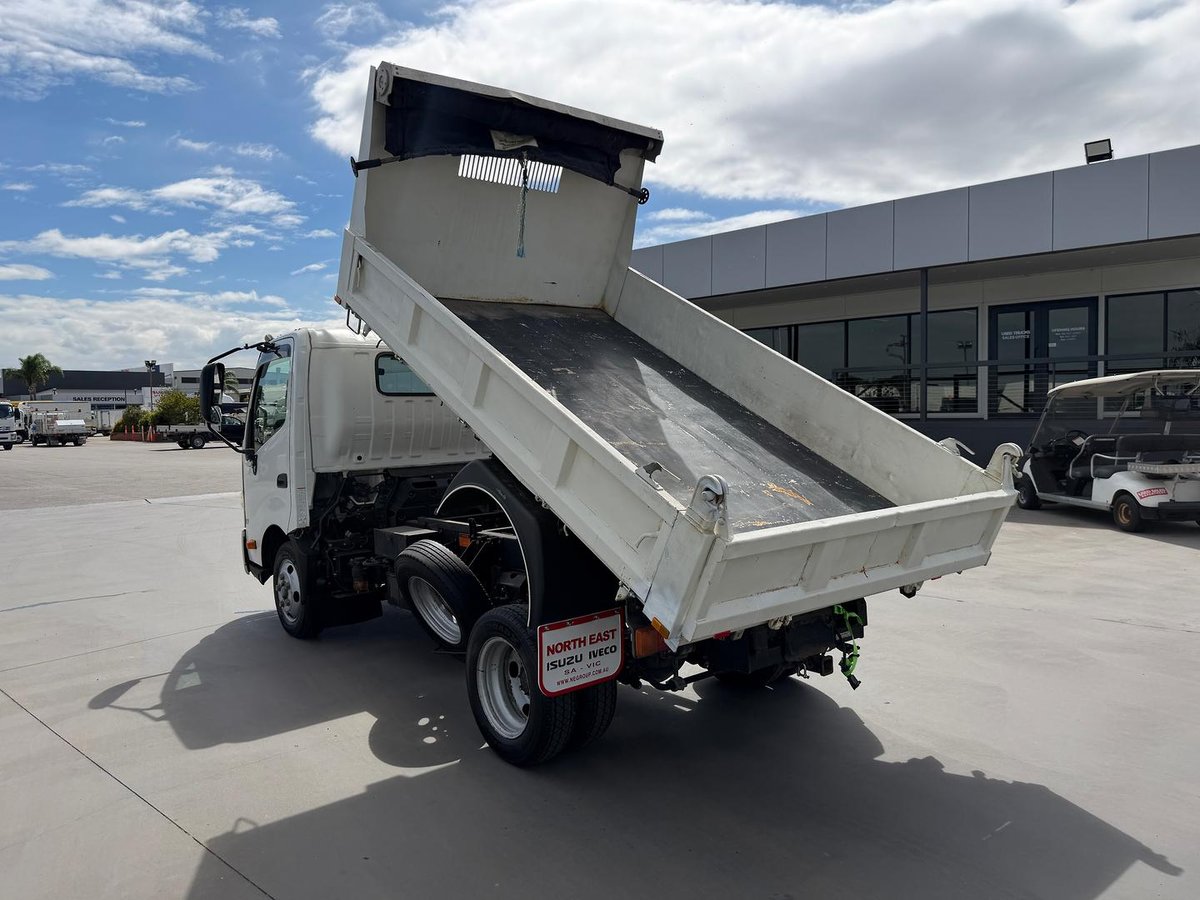 2018 Hino 300 Series 617 image 15
