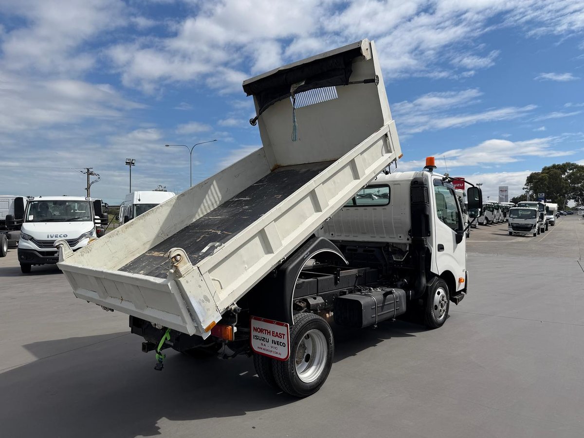 2018 Hino 300 Series 617 image 13