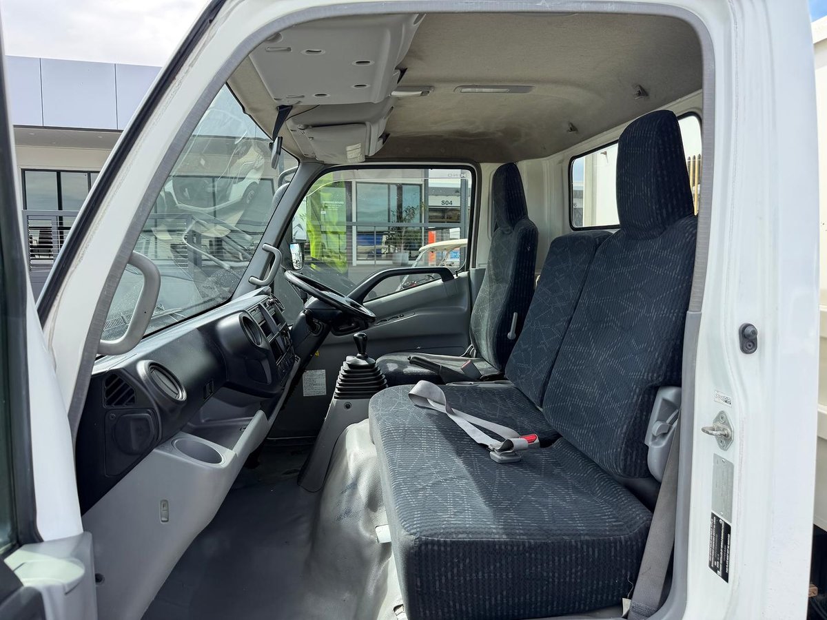 2018 Hino 300 Series 617 image 25