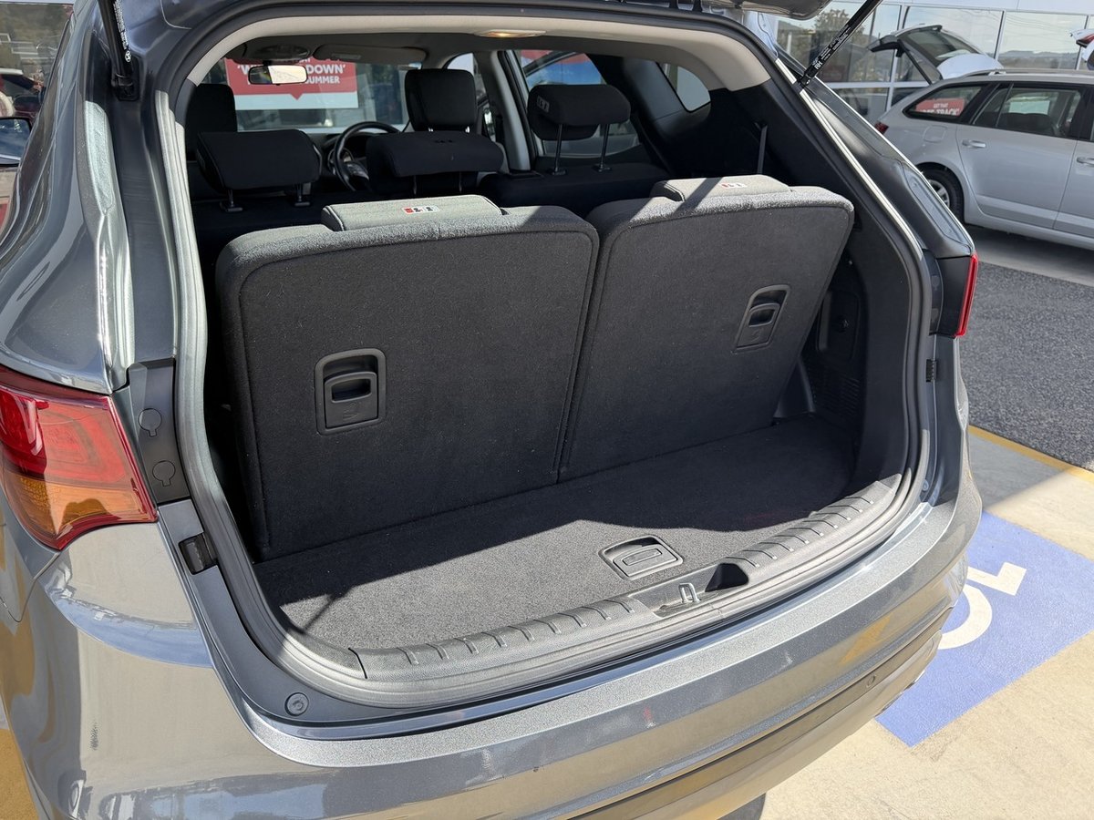 2018 Hyundai Santa Fe Active DM5 Series II MY18 4X4 On Demand image 24