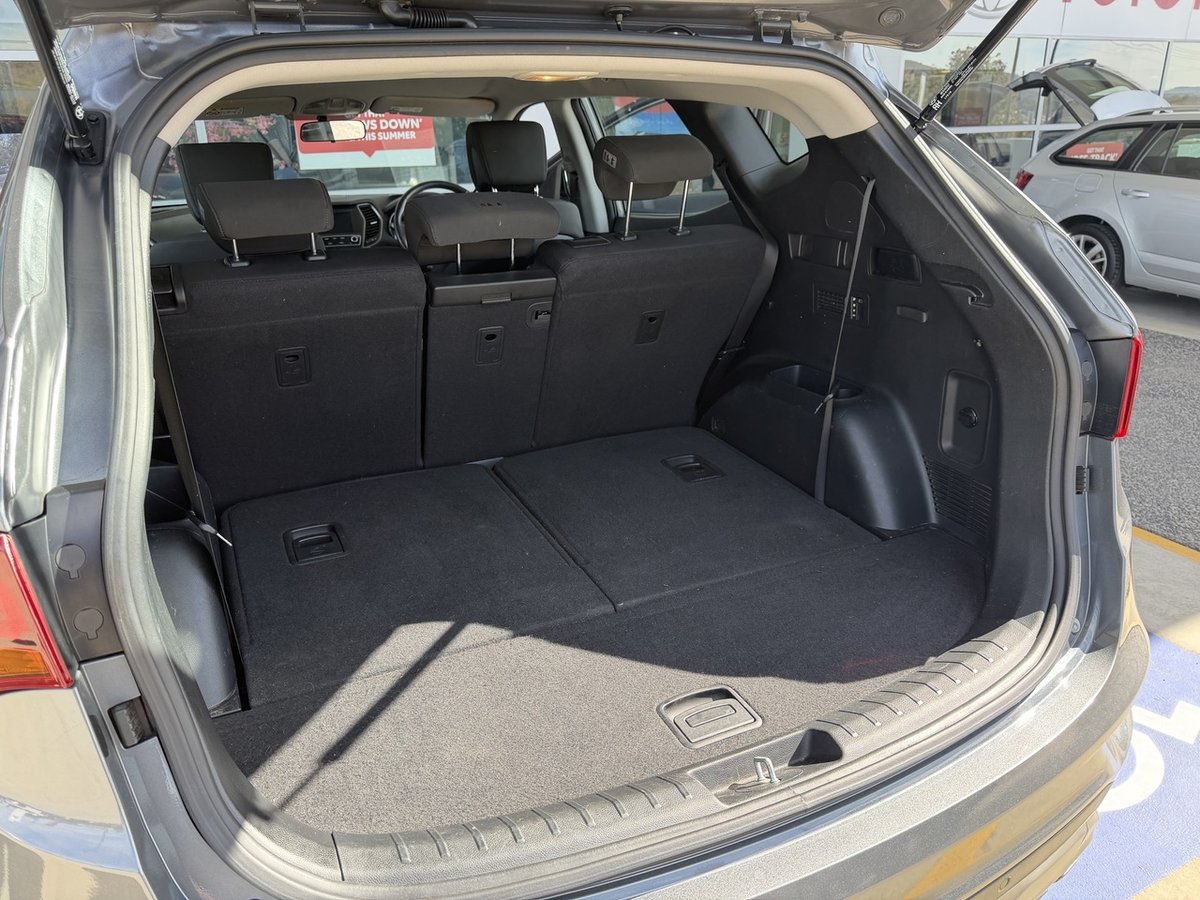 2018 Hyundai Santa Fe Active DM5 Series II MY18 4X4 On Demand image 25