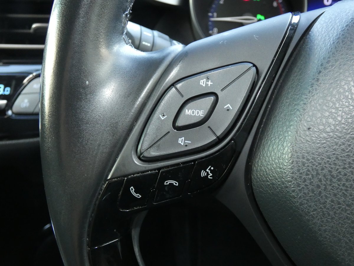 2019 Toyota C-HR Koba (2WD) Two Tone NGX10R image 15