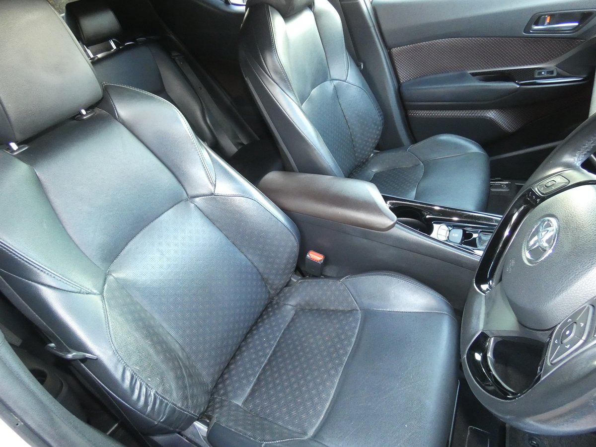 2019 Toyota C-HR Koba (2WD) Two Tone NGX10R image 20