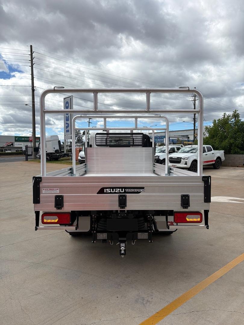 2026 Isuzu N Series image 7