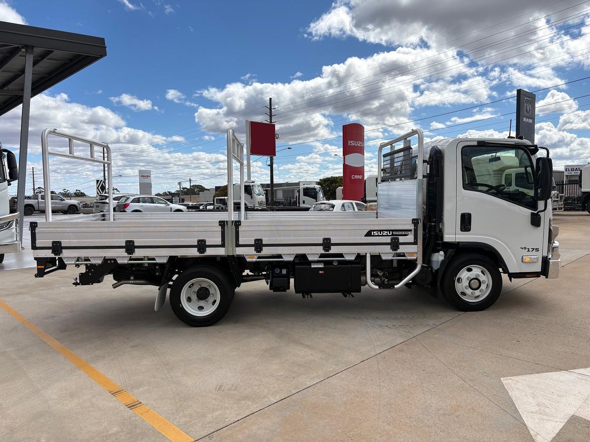 2026 Isuzu N Series image 9