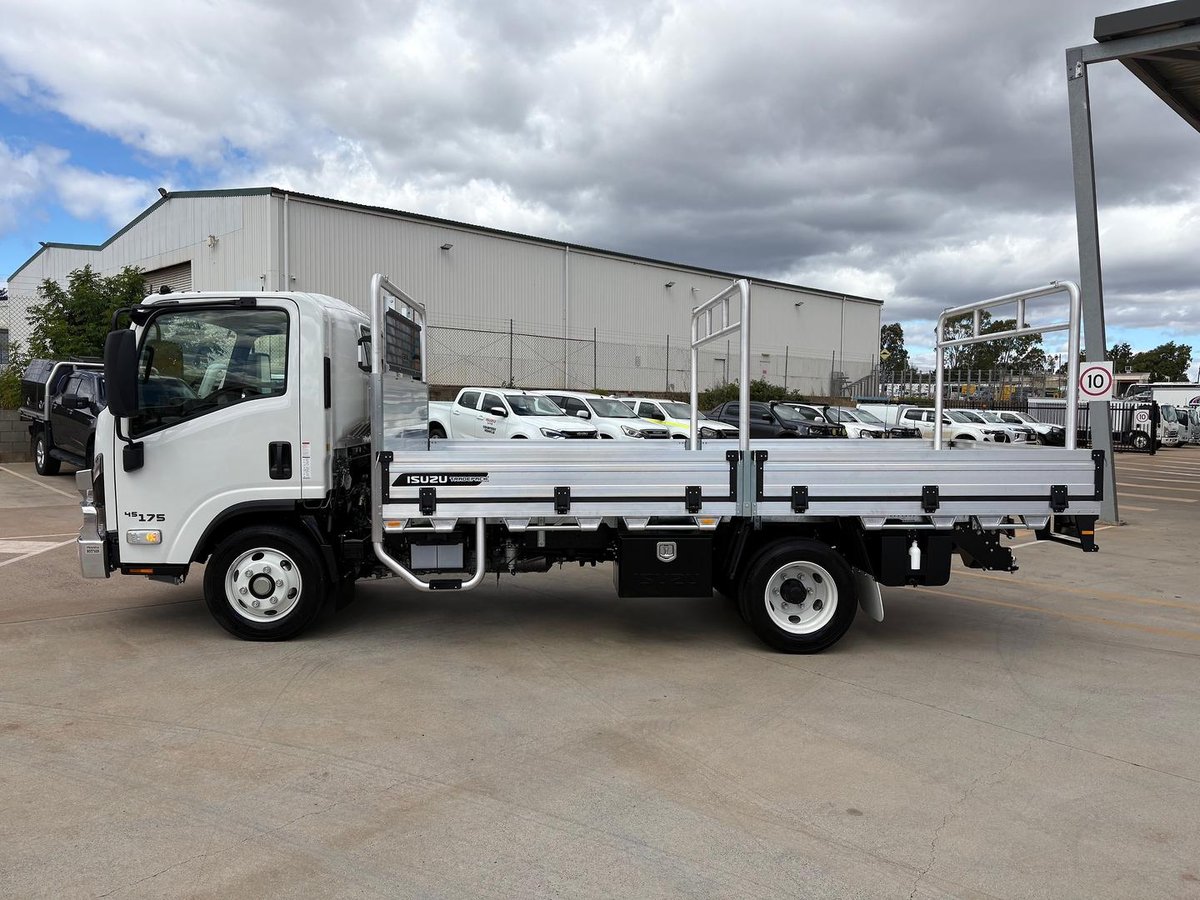 2026 Isuzu N Series image 5