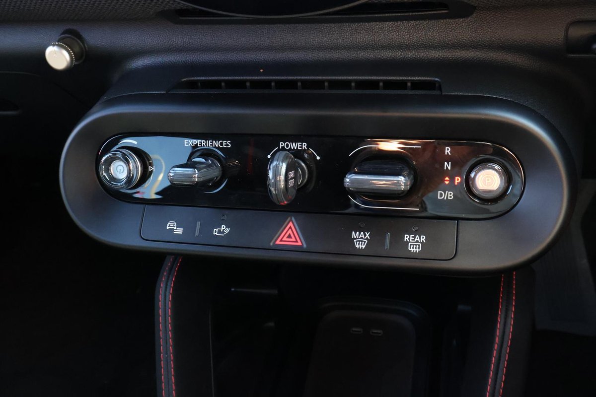 2025 MINI Aceman JCW E Favoured J05 image 20