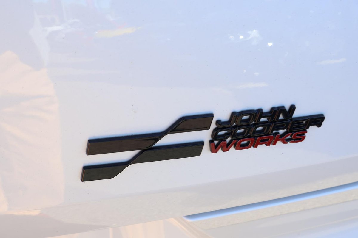 2025 MINI Aceman JCW E Favoured J05 image 33